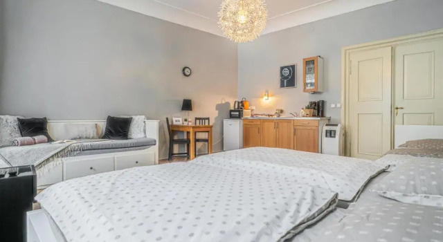 Stylish Studio Close to Prague Castle, WalkScore 99%, Забронировать Отель Прага Чехия, рядом с Музей Бедржиха Сметаны
