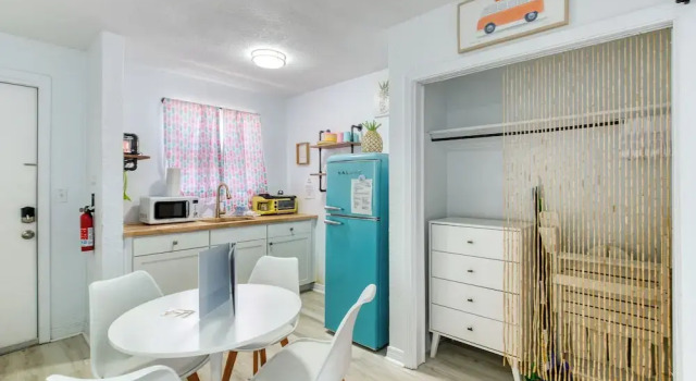 Pineapple Shores Retro Inn, Book Mini-hotel Mini-hoteller i Daytona Beach Area, Mini-hotel