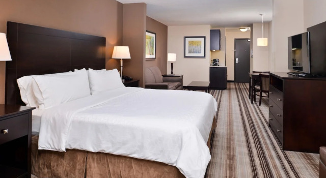 Номер Standard c 1 комнатой Holiday Inn Express & Suites Emporia Northwest by IHG