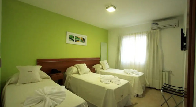 Hotel Rio, Забронировать Отель Отели Вилья-Карлос-Пас с парковкой, рядом с Uruguay Bridge, Парковка