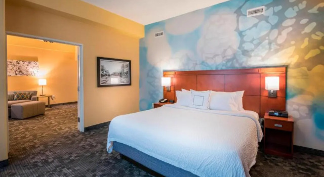Люкс Courtyard by Marriott Tulsa Downtown