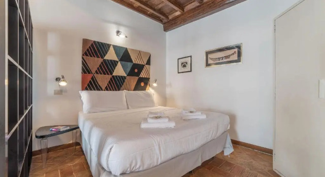 Black White - FromHometoRome, Prenota Hotel Piazza Navona Roma
