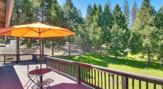 Коттедж с 3 комнатами с балконом Cozy Cabin in Pine Mountain Lake Near Yosemite!