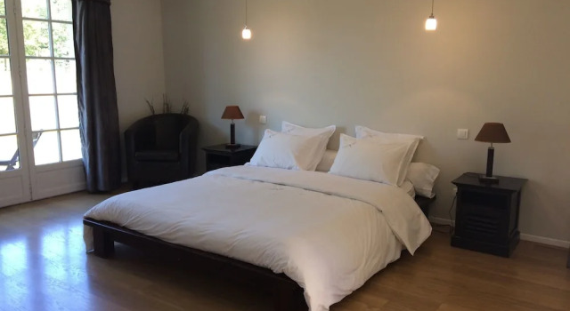 Chambres d'hôtes Le Moulin de Vrin, Rezerwuj Hotel Hotele w Cher z parkingiem, Parking