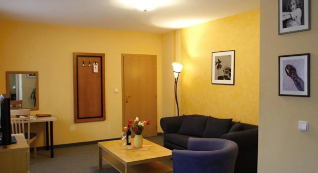 Apartmany Cesky Dvur, Забронировать Отель Отели Мареанске-Лазне с парковкой, рядом с Colonnade by the Singing Fountain, Парковка
