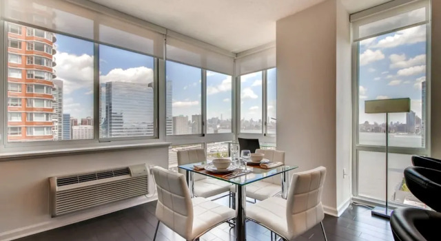 Апартаменты с 2 комнатами Global Luxury Suites at Newport