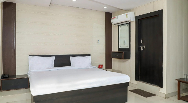 OYO 35425 Hotel Duke Inn, Rezerwuj Hotel Jhansi Indie