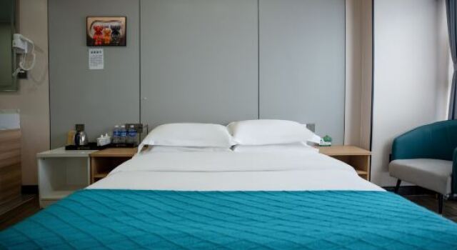 Семейный люкс с 4 комнатами Yurun Select Hotel (Kunming South Railway Station)