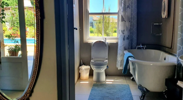 Номер Standard с красивым видом из окна Sandmartins Private Secure Villa