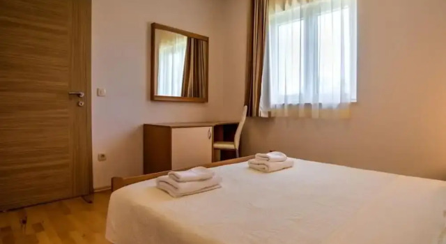 Wonderful Brsec Apartments with Sea View and Shared Pool, Забронировать Апартаменты/квартира Апартаменты Приморско-Горанской жупания, Апартаменты/квартира