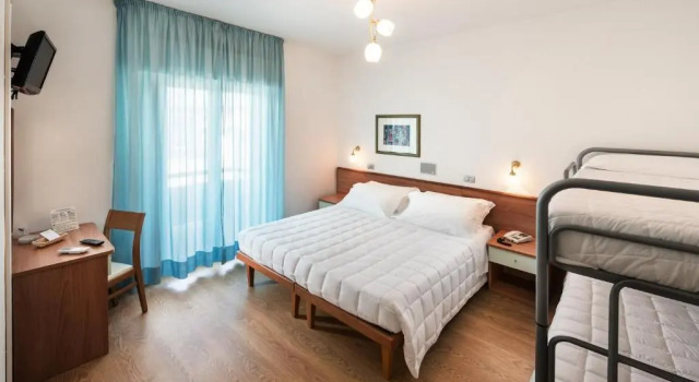 Четырёхместный номер Standard Hotel Poseidon e Nettuno