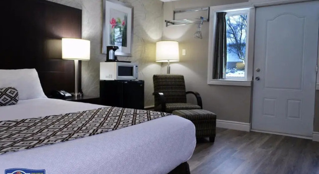 Номер Standard Travellers Inn