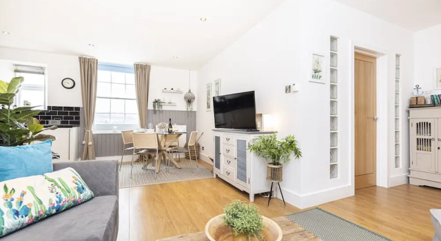 Stunning 1-bed Apartment Overlooking Swanage Bay, Varaa Huoneisto Asunnot kohteessa Merseyside, Huoneisto