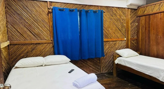 Cabañas Paraiso Escondido, Rezerwuj Hotel Hotele w Rio Dulce z parkingiem, Parking