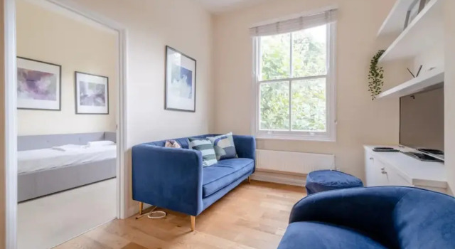 Lovely 2 Bedroom Apartment With Great Transport Links