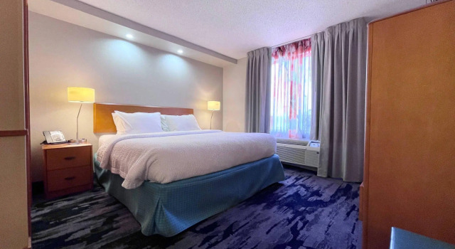 Двухместный люкс c 1 комнатой Fairfield Inn & Suites Jackson Airport