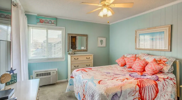 Апартаменты с 2 комнатами с балконом Myrtle Beach Vacation Rental - Walk to the Ocean!