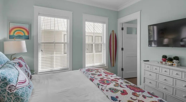 Коттедж с балконом и с видом на сад Watercolor - Watercolor Amenity Passes - Sleeps 8