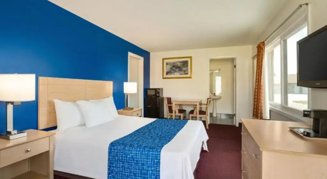 Люкс Travelodge by Wyndham Niagara Falls - New York