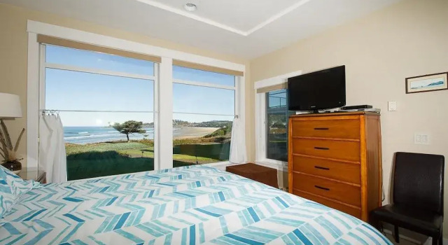 Lighthouse View at Shoreline Ridge, Book Hotel Newport Oregon Coast
