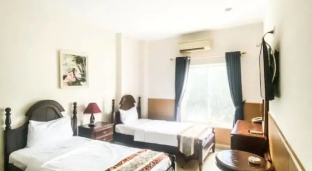 Четырёхместный номер Standard Hoàng Lê Hotel