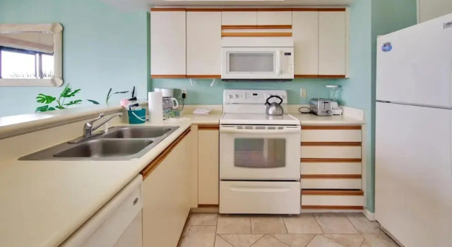 Номер Standard с балконом и рядом с пляжем Land's End 6-301 Beach Front