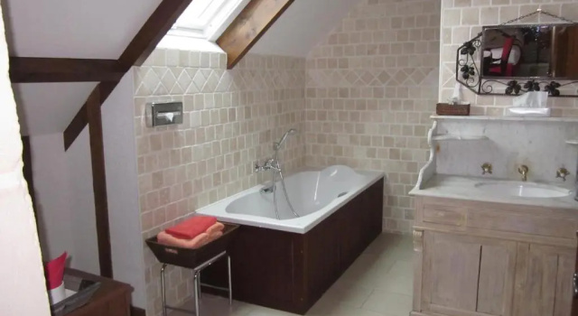 Трёхместный полулюкс Hôtel Le Manoir De Mathan Crépon à la campagne 5 mn dArromanches et 10 mn de Bayeux