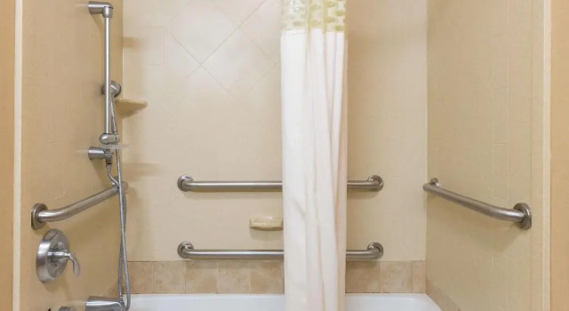 Четырёхместный номер Standard Hampton Inn Goshen