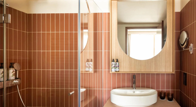 Номер Standard Hotel Ventura Saint-Tropez, Tapestry Collection By Hilton