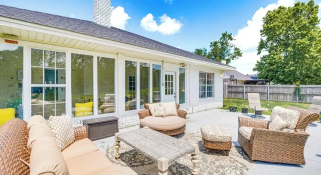 Коттедж Spacious Long Beach Vacation Home w/ Patio & Grill