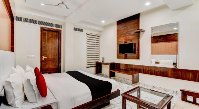 Vaccinated Staff- Capital O 43116 Hotel Grand, Забронировать Отель Отели Нью-Дели с завтраком, Завтраки