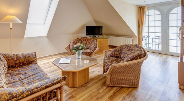 Люкс c 1 комнатой с балконом и с видом на море Hotel Seeschlösschen