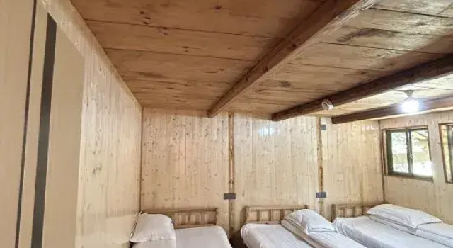 Кровать в общем номере (мужской номер) Leishan Lang de Shangzhai Panoramic youth Hostel