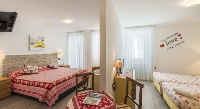 Четырёхместный семейный номер Standard Hotel Alpino Wellness & Spa