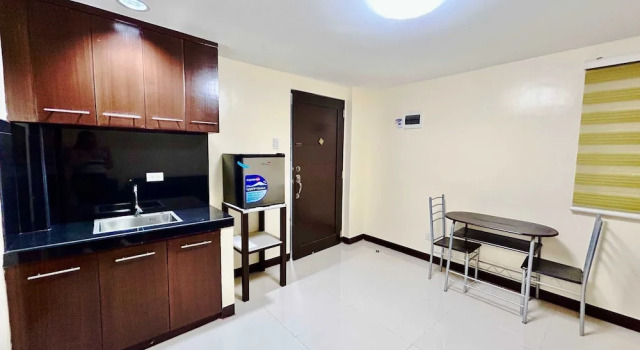 Люкс Deluxe OYO 1045 Rayjan Apartelle