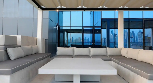High End 4BR Penthouse With Private Pool and Skyline Views