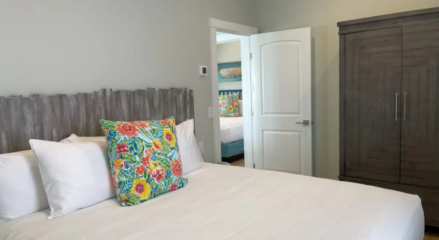 Коттедж с видом на бассейн Key West Cottages