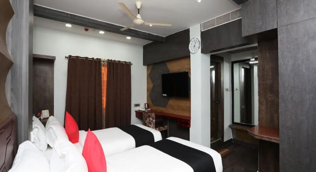 Capital O 29241 Hotel Middleton, Prenota Hotel Hotel a Orissa con parcheggio, Parcheggio