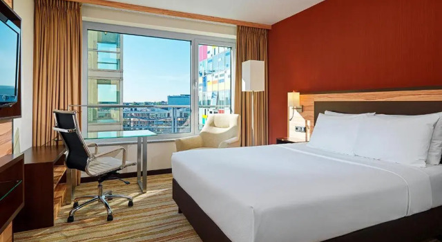 Courtyard by Marriott Duesseldorf Hafen, Забронировать Отель Хафен Дюссельдорф, рядом с Здания Гери