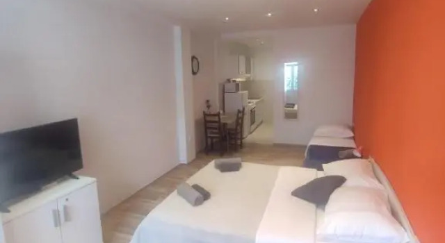 Apartments Deni 10