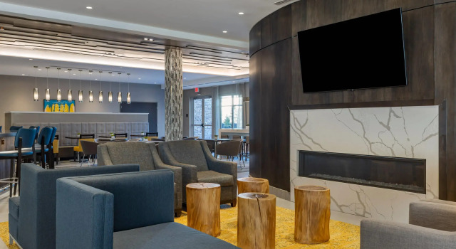 Cambria Hotel Manchester South Windsor, Varaa Hotelli Hotellit New England uima-altaalla, Uima-allas