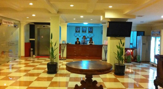 Comfort Star 2 Hotel, Buchen Sie Hotel Hotels in Kandal mit Frühstück, Frühstück