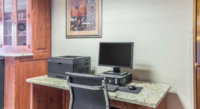 Кровать в общем номере Quality Inn Dillon I-15