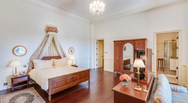 Полулюкс Dalat Palace Heritage Hotel