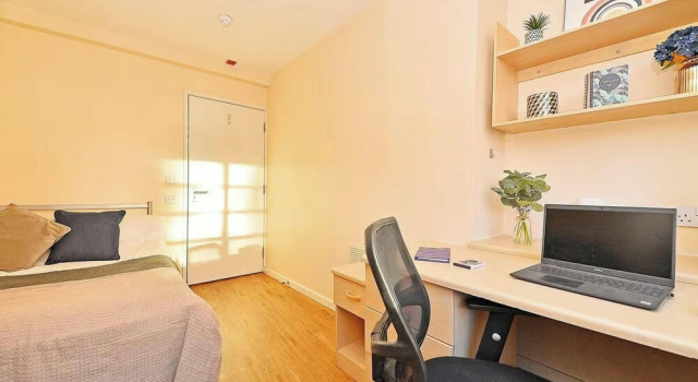 Номер Standard For Students Only St Andrews Gardens near Liverpool Central Station