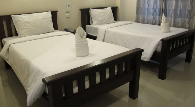 Koh Loi Hotel