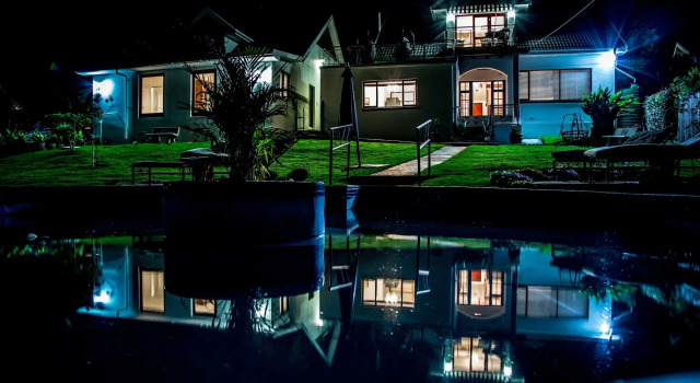 Senate Boutique Guest House, Reservar Casa de hóspedes Hotéis em Knysna com piscina, Piscina