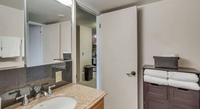 Апартаменты Grand Junction Condo: Balcony, Community Pool!