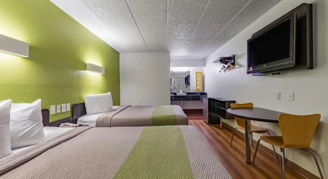 Standard Vierer Zimmer Days Inn by Wyndham Cincinnati I-71
