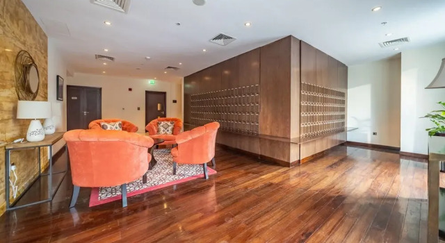 Monty - Stylish Apartment with Partial Burj Khalifa View, Забронировать Апартаменты/квартира Даунтаун Дубай , рядом с Дубайский аквариум